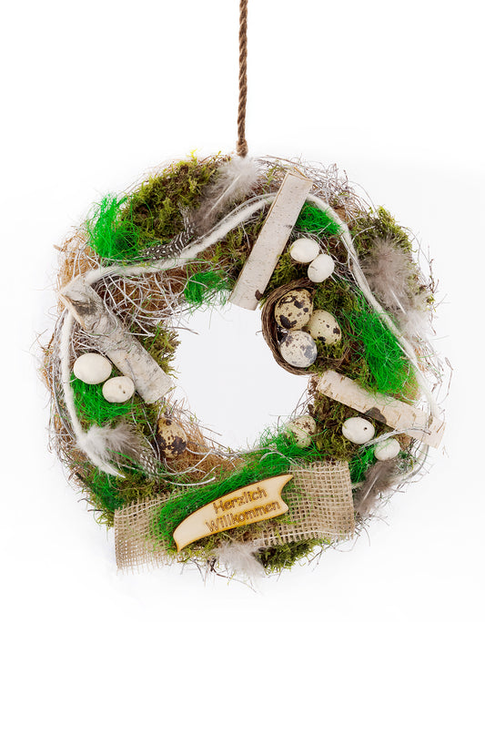 Frühlingskranz 'Sisal - Herzlich Willkommen' mit naturbelassenen Birkenholz, Wachteleiern und grünen Moosakzenten, ideal für die Haustür oder als Geschenk.