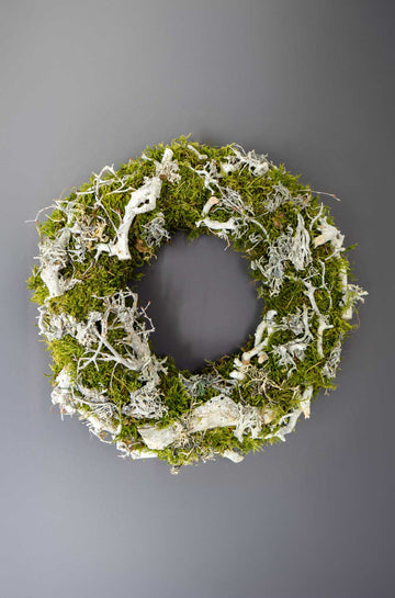 Naturkranz aus Moos und Bonsaiholz – Handgefertigter Türkranz - für Zuhause und Geschenk, ⌀ 30cm