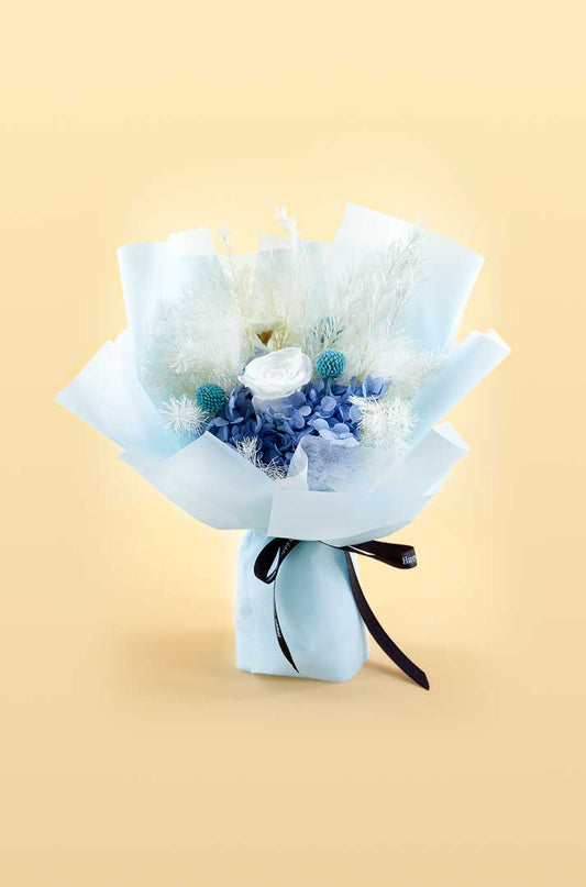 Eleganter Trockenblumenstrauß in Blau und Weiß mit Geschenkverpackung – ideales Geschenk für Frauen zu Geburtstag, Muttertag oder Hochzeit