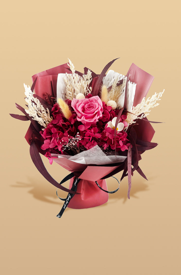 Blumenpoesie Roségold – Geschenkfertiger Trockenblumenstrauß mit Geschenkbox